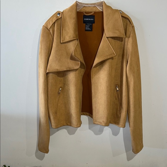 Tan Cropped Blazer with Tailored Fit - Picture 2 of 7